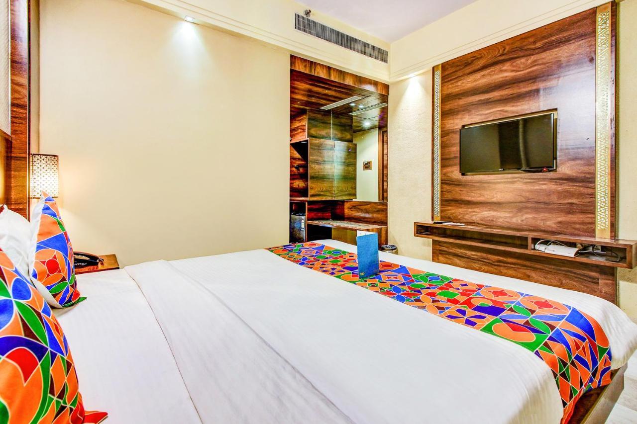 Hotel Crawford Inn Мумбаї Екстер'єр фото