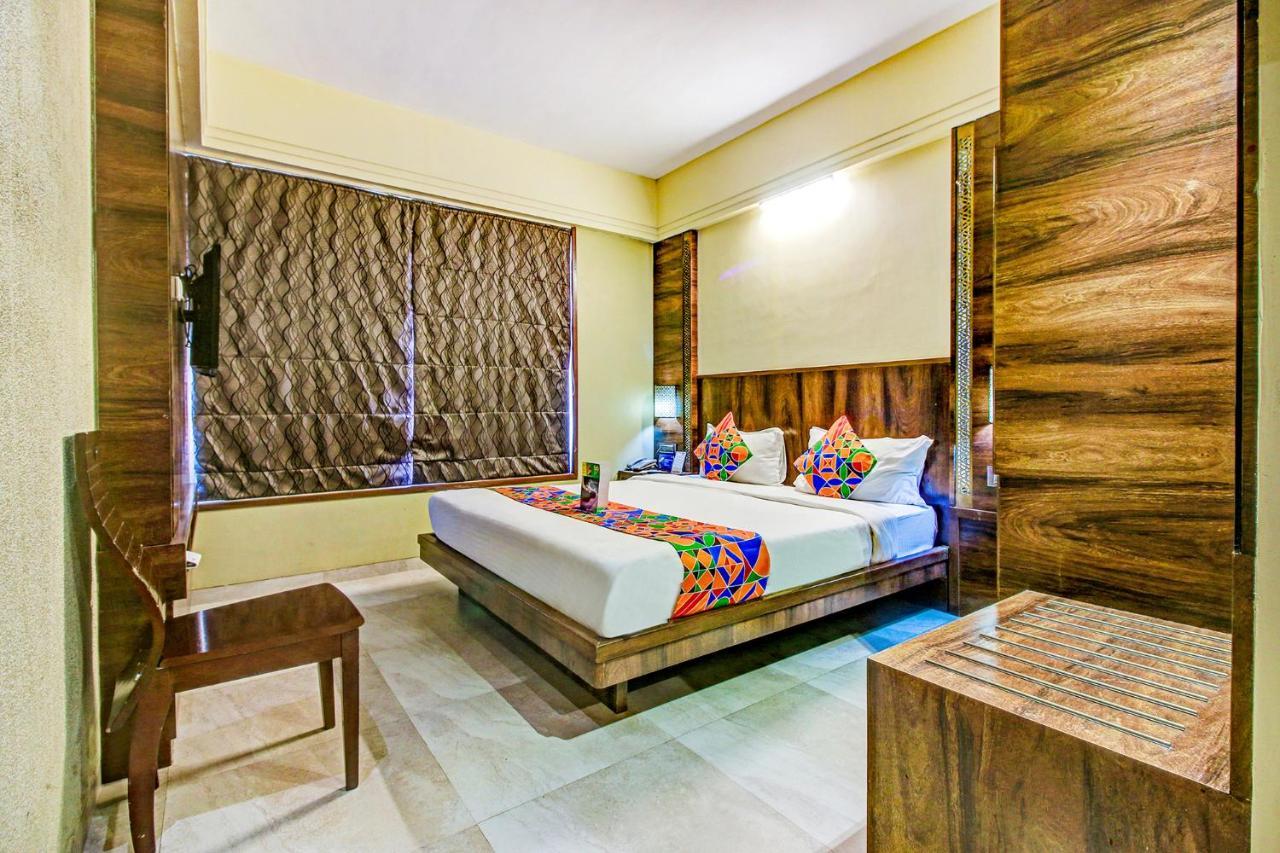 Hotel Crawford Inn Мумбаї Екстер'єр фото