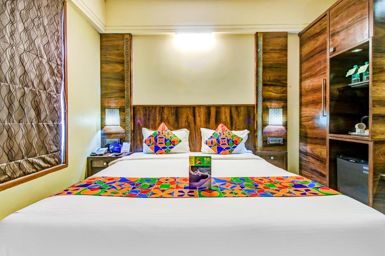 Hotel Crawford Inn Мумбаї Екстер'єр фото