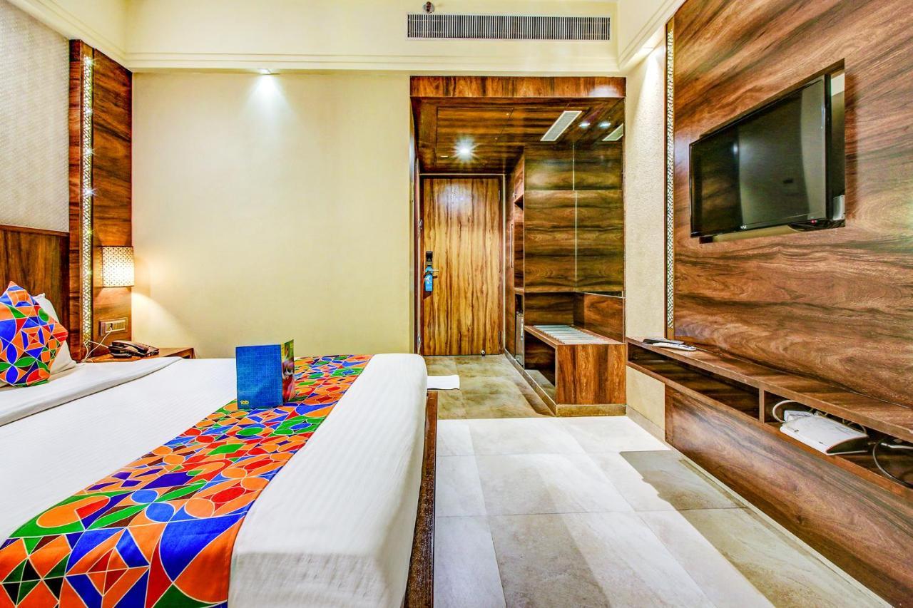 Hotel Crawford Inn Мумбаї Екстер'єр фото