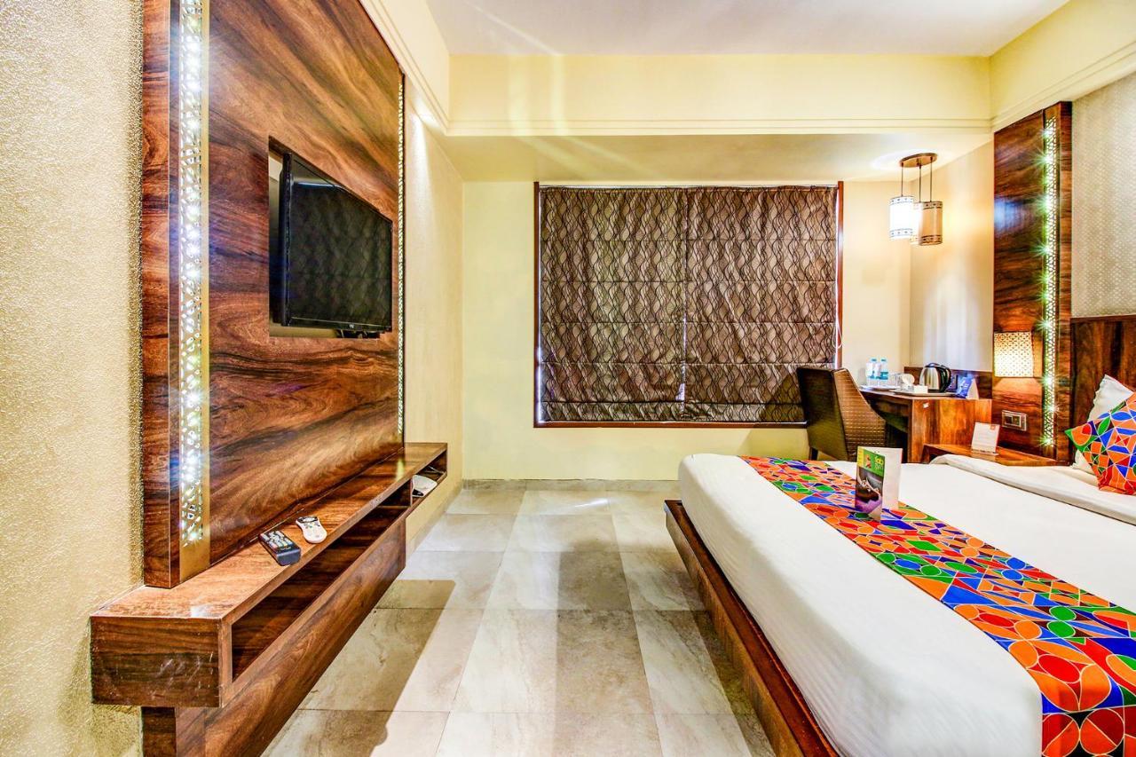 Hotel Crawford Inn Мумбаї Екстер'єр фото