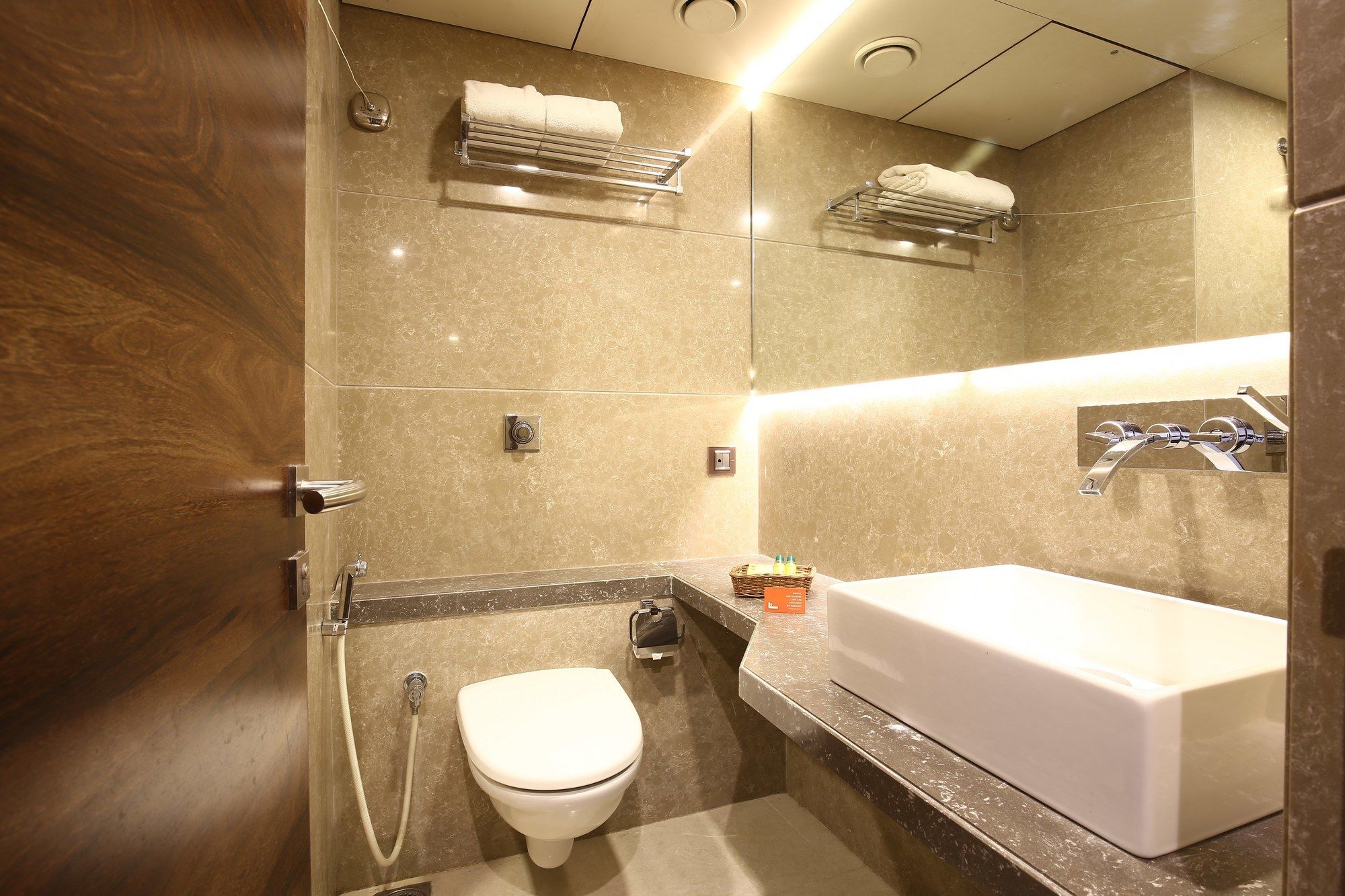 Hotel Crawford Inn Мумбаї Екстер'єр фото