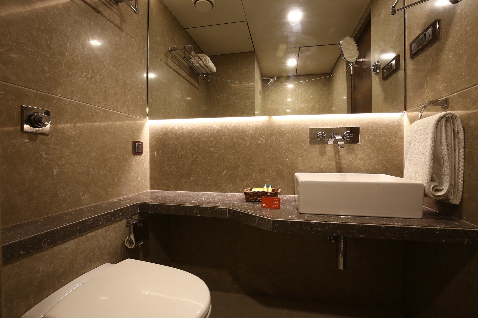 Hotel Crawford Inn Мумбаї Екстер'єр фото