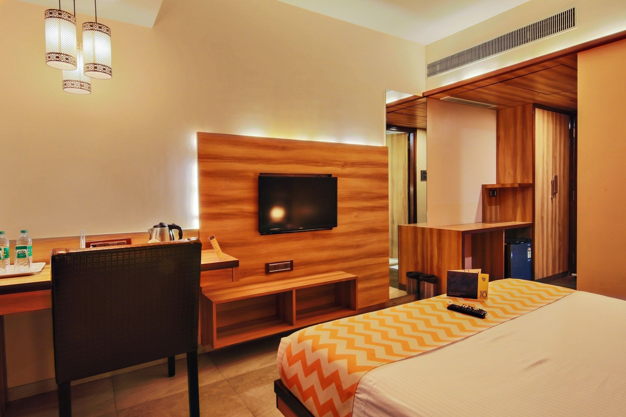 Hotel Crawford Inn Мумбаї Екстер'єр фото