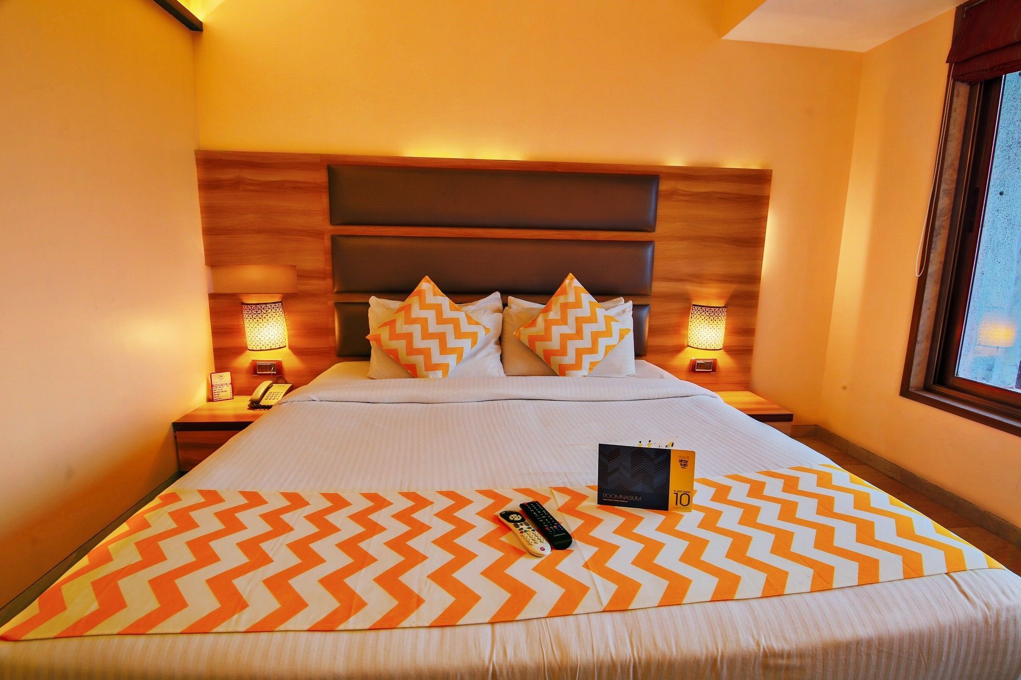 Hotel Crawford Inn Мумбаї Екстер'єр фото