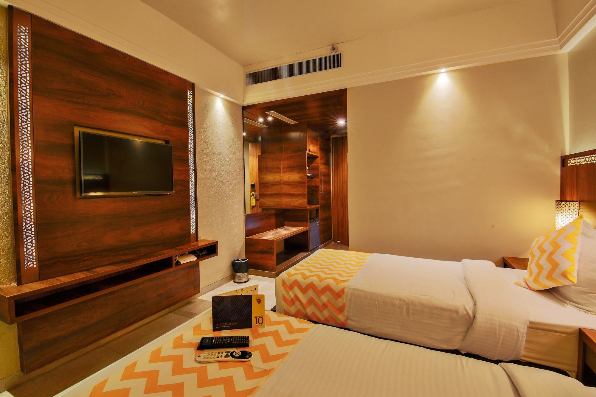Hotel Crawford Inn Мумбаї Екстер'єр фото